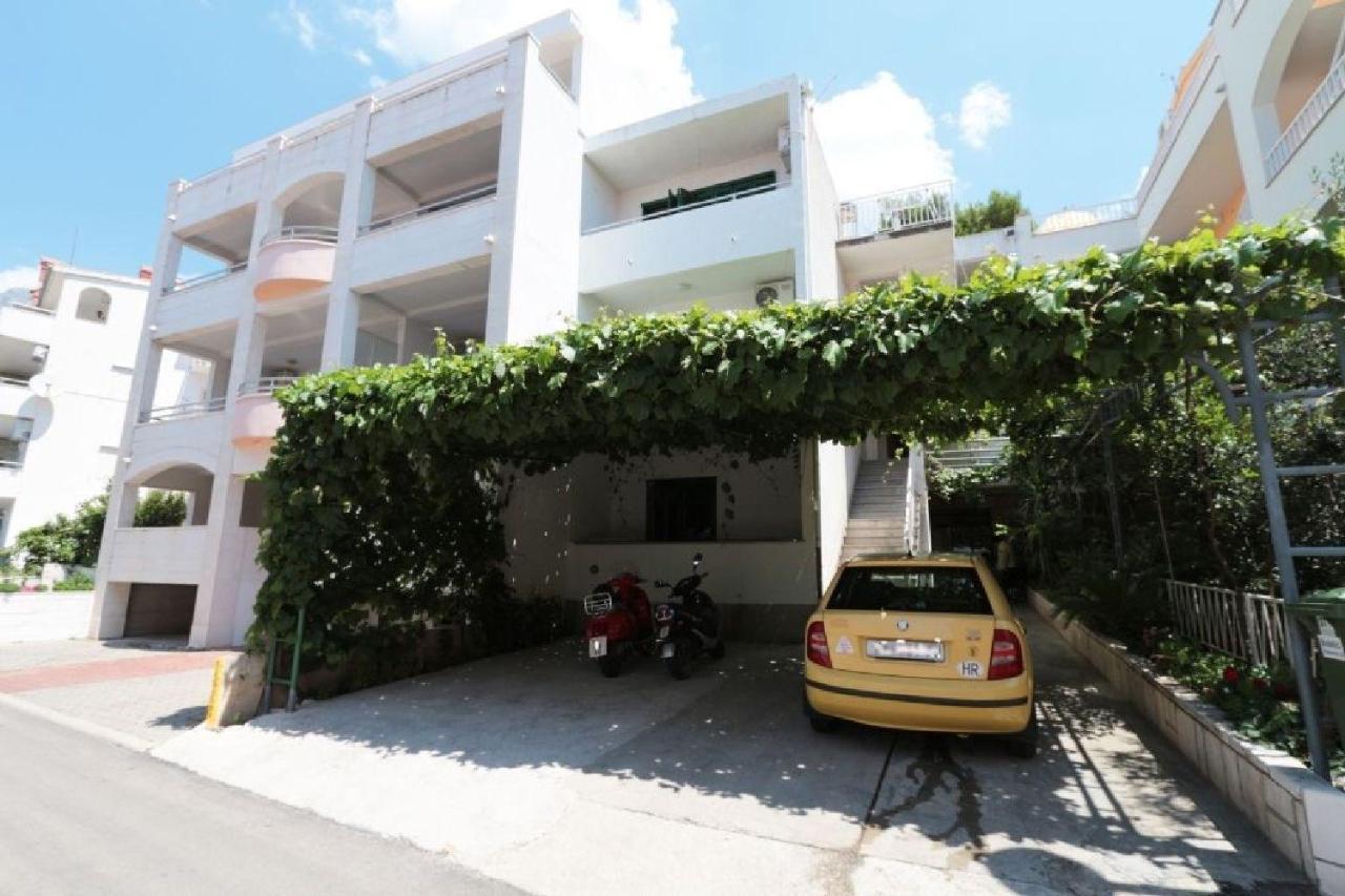 Apartments And Room Nevenka Makarska Eksteriør bilde